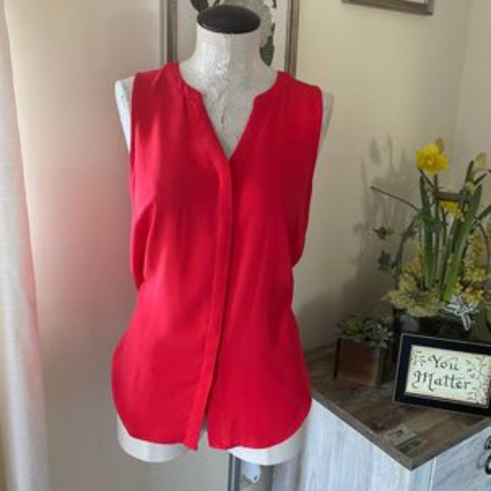 Red Sleeveless Top